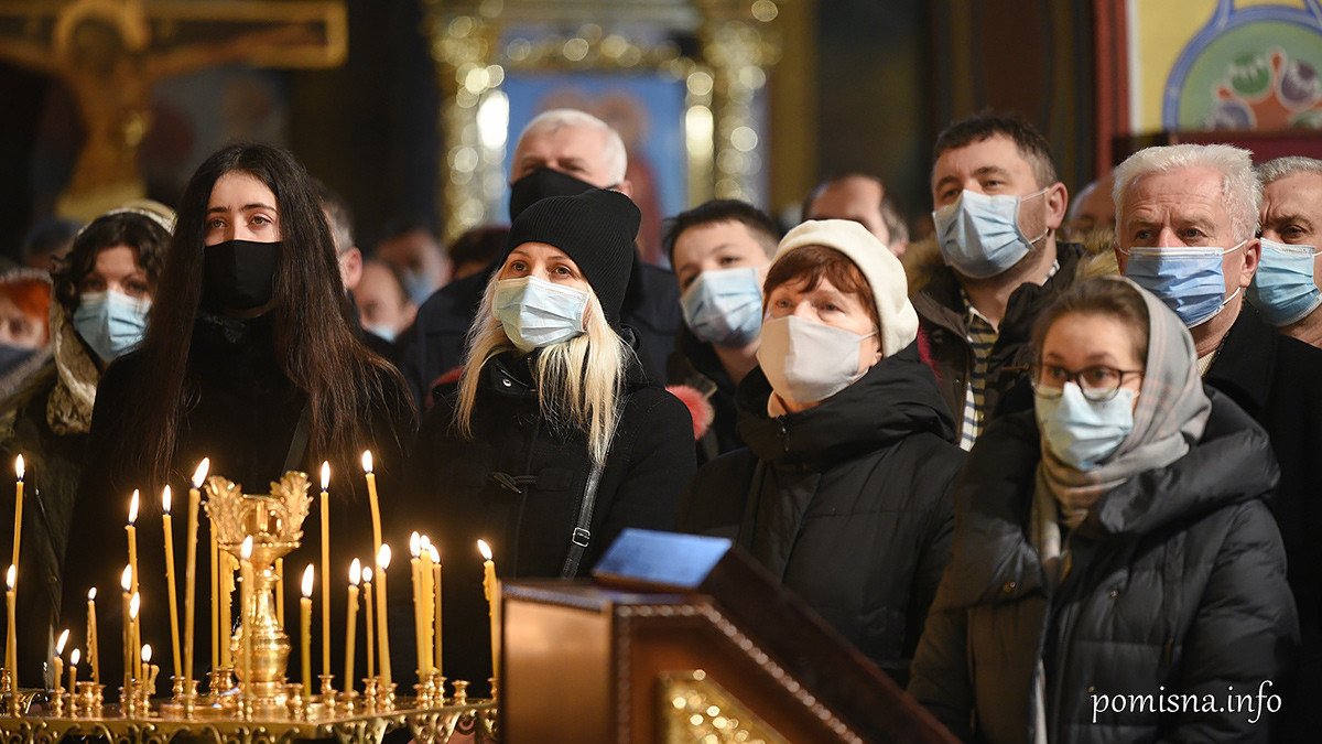 В Україні знов адаптивний карантин: нові вимоги до релігійних заходів