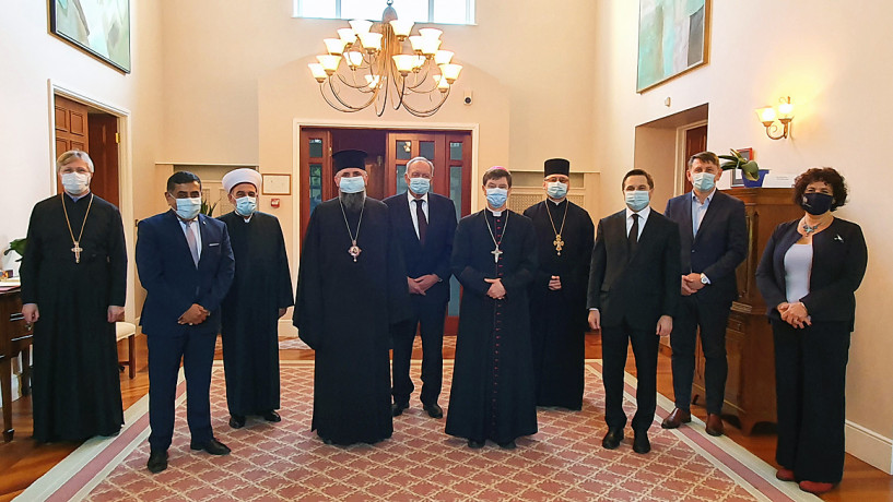 Представники Ради Церков обговорили з британським Лордом Амедом питання захисту прав віруючих